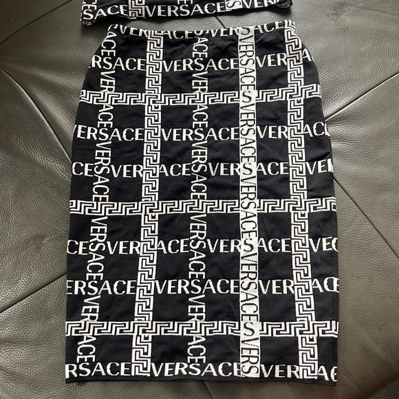 Versace sets - Picture 4 of 6